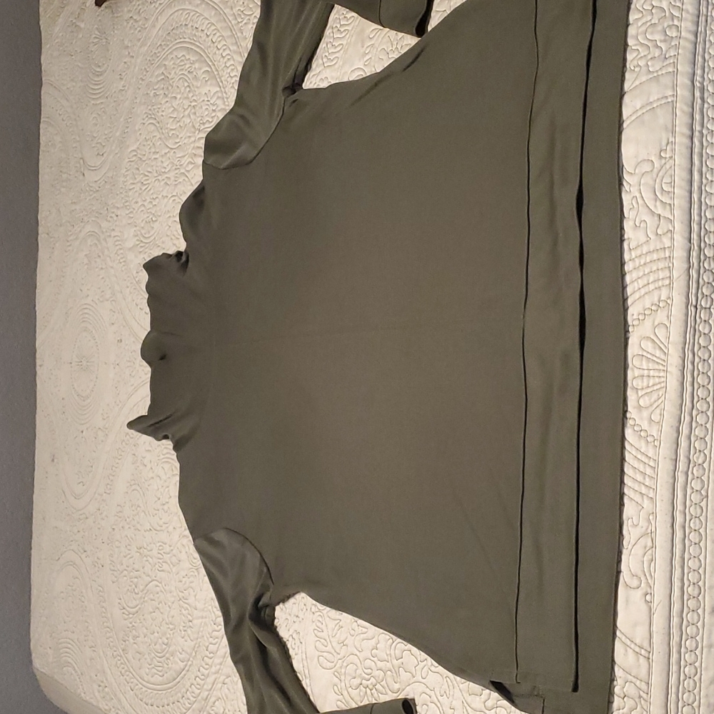 Tunic long sleeves high low length is 25" in front in back is 26.5. (3 for $12)